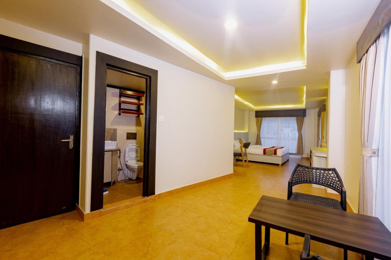 Ferienwohnung Poms Penthouse Pokhara Exterior foto